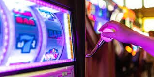 betwinnner အွန်လိုင်း စလော့ — Myanmar ကစားသူများ Free Spins Jackpot Feature ကစားနေသောမြင်ကွင်း